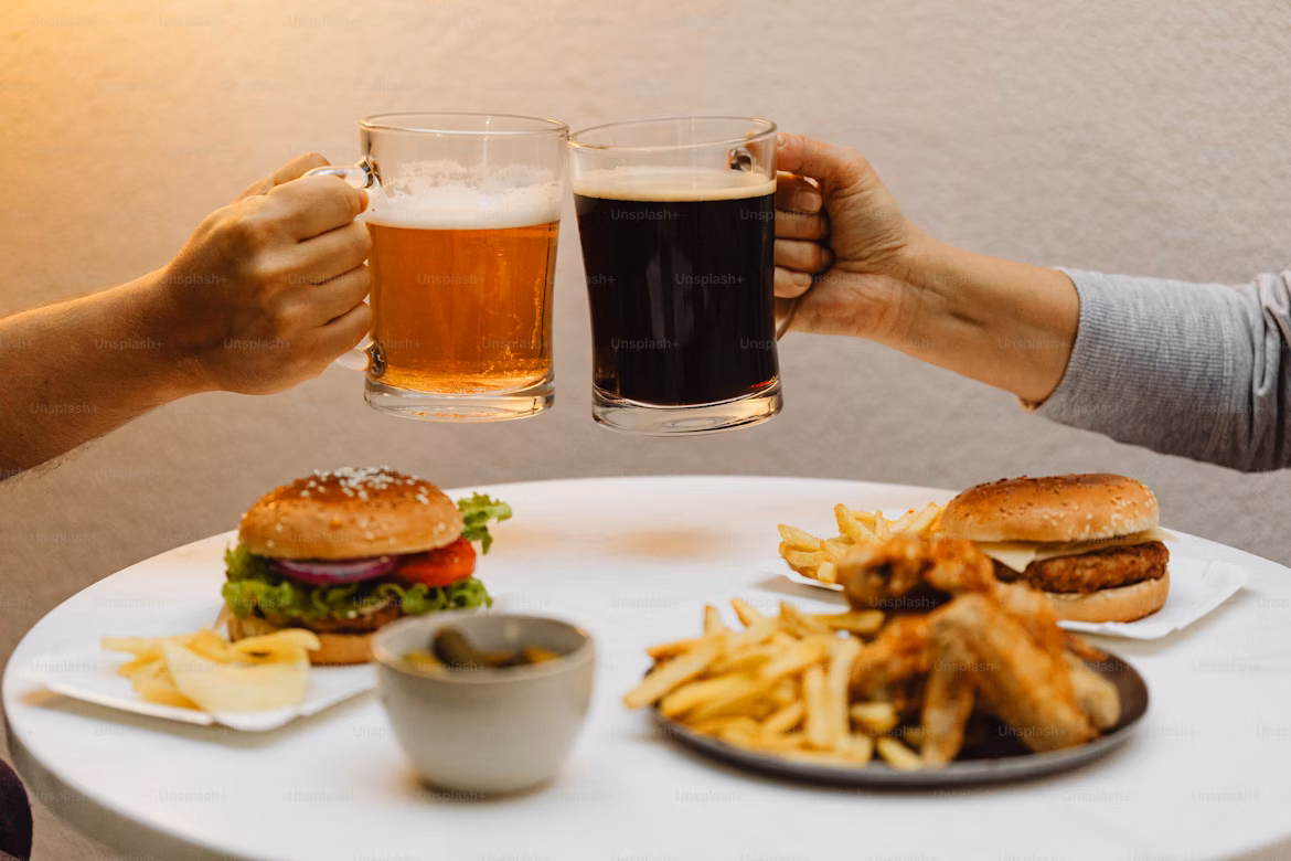 Pessoas brincando - Foto: Unsplash