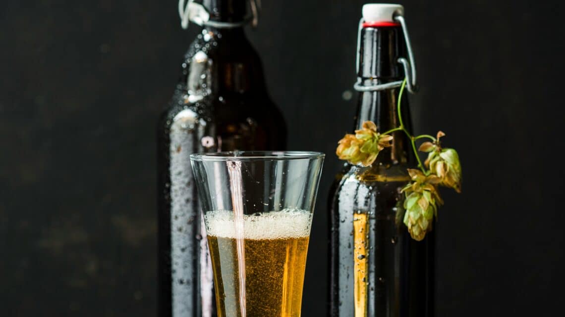 Como fazer cerveja em casa: passo a passo com vídeos e exemplos