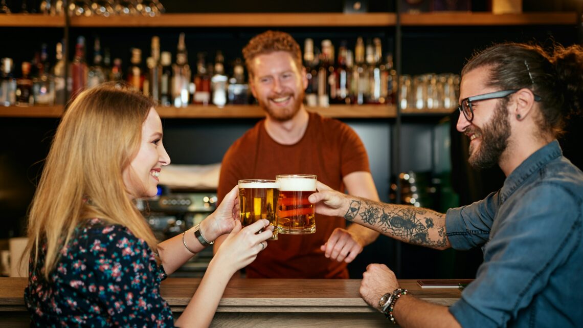 Guia da degustação de cerveja: por onde começar e o que observar